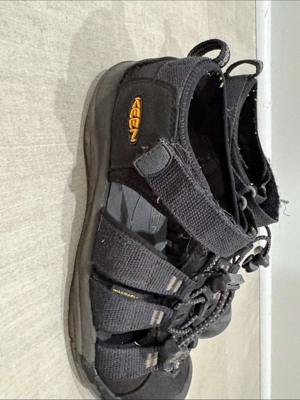 Keen Kids Closed-Toe Outdoor Sandals, size 3